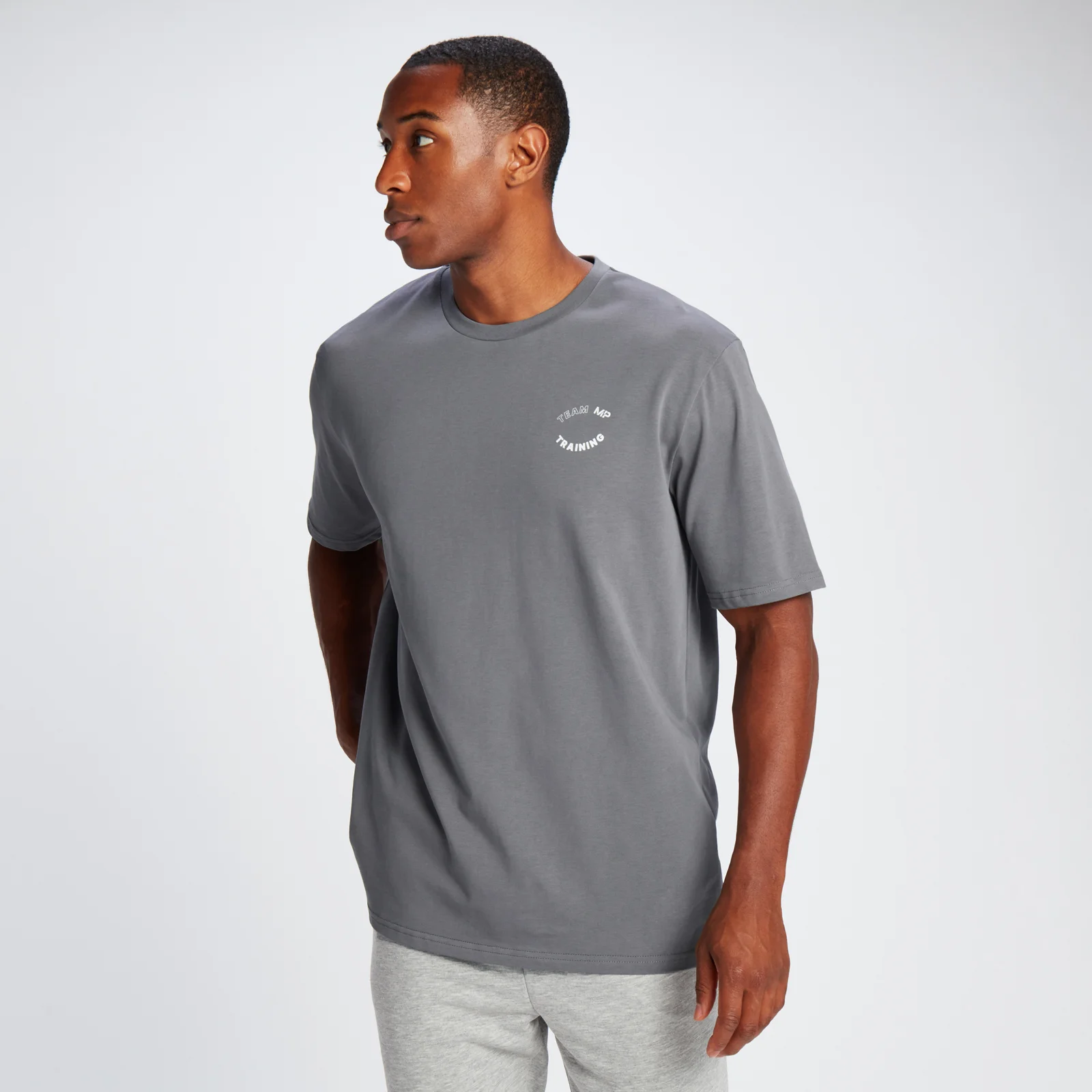Pánske oversize tričko MP s potlačou Team MP – tmavošedé - XS Obrázok 1
