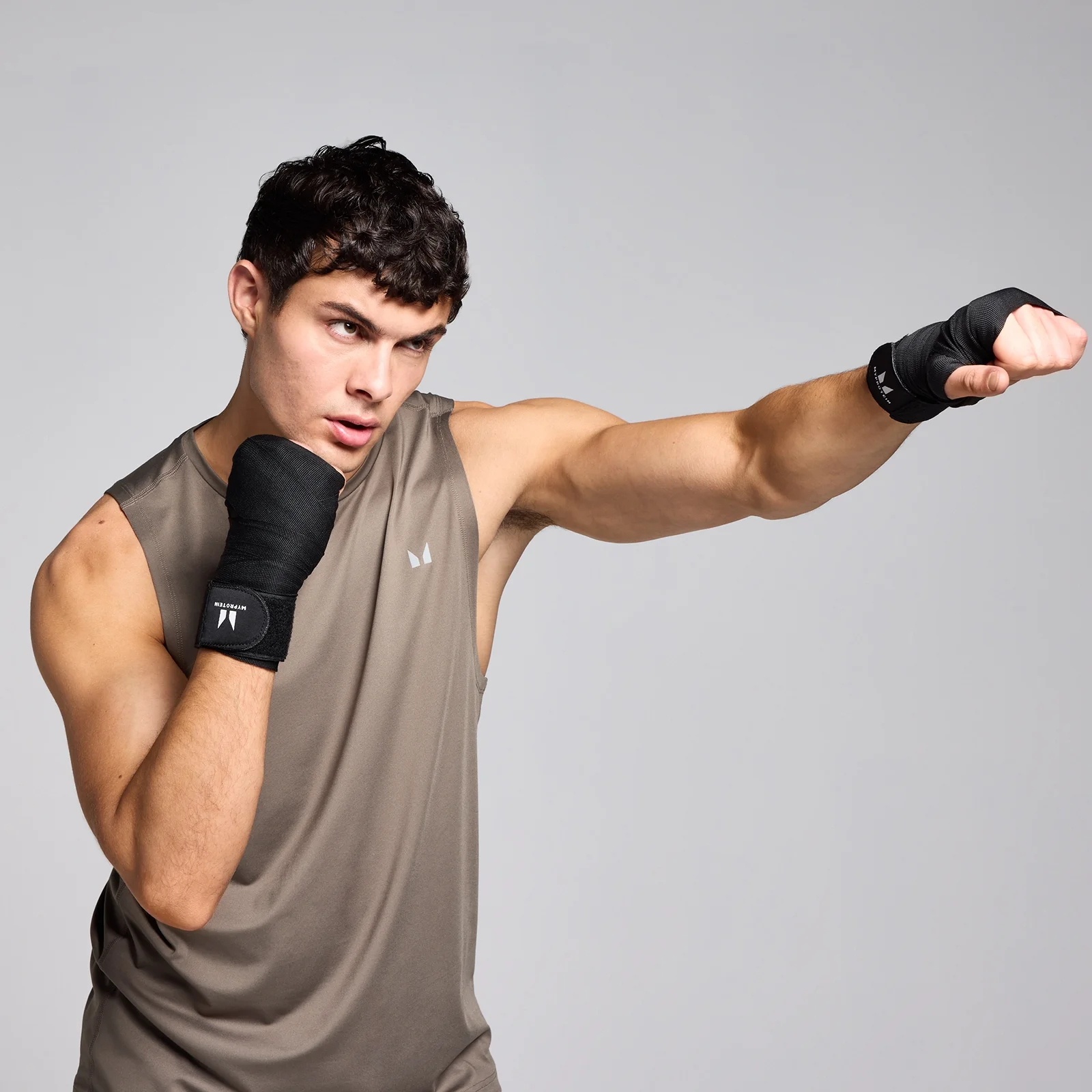 Bandáže na ruky Myprotein – čierne Obrázok 4