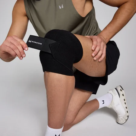 Bandáže na kolená Myprotein – čierne