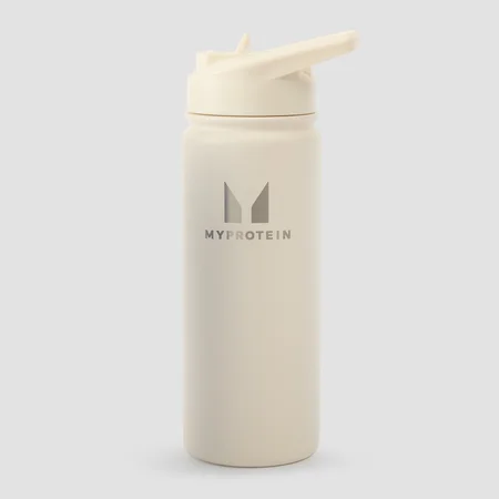 Recyklovaná kovová fľaša Myprotein so slamkou, výklopným viečkom a objemom 500 ml – smotanová